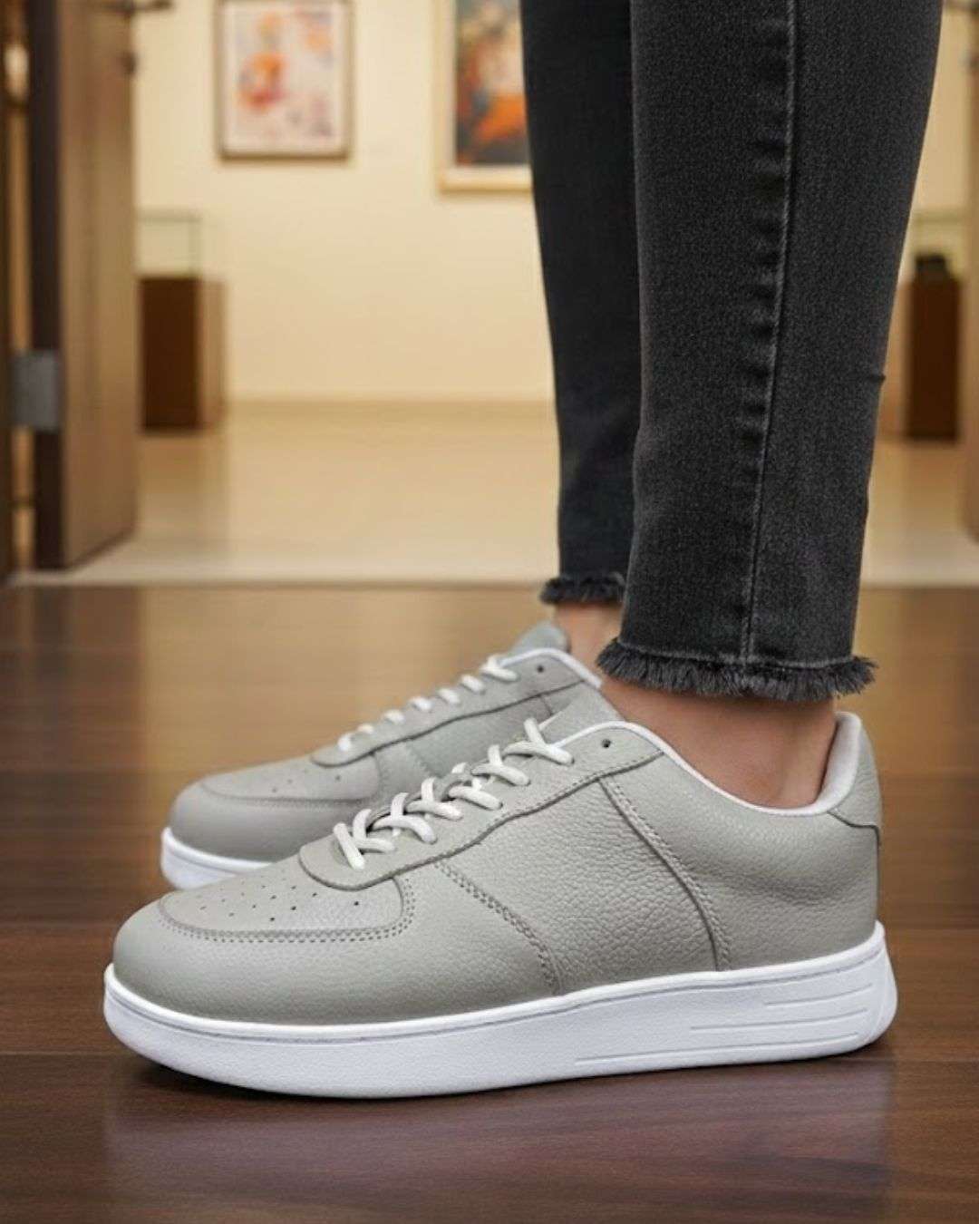 Women's Sneakers - 2099 Wear Luvensi